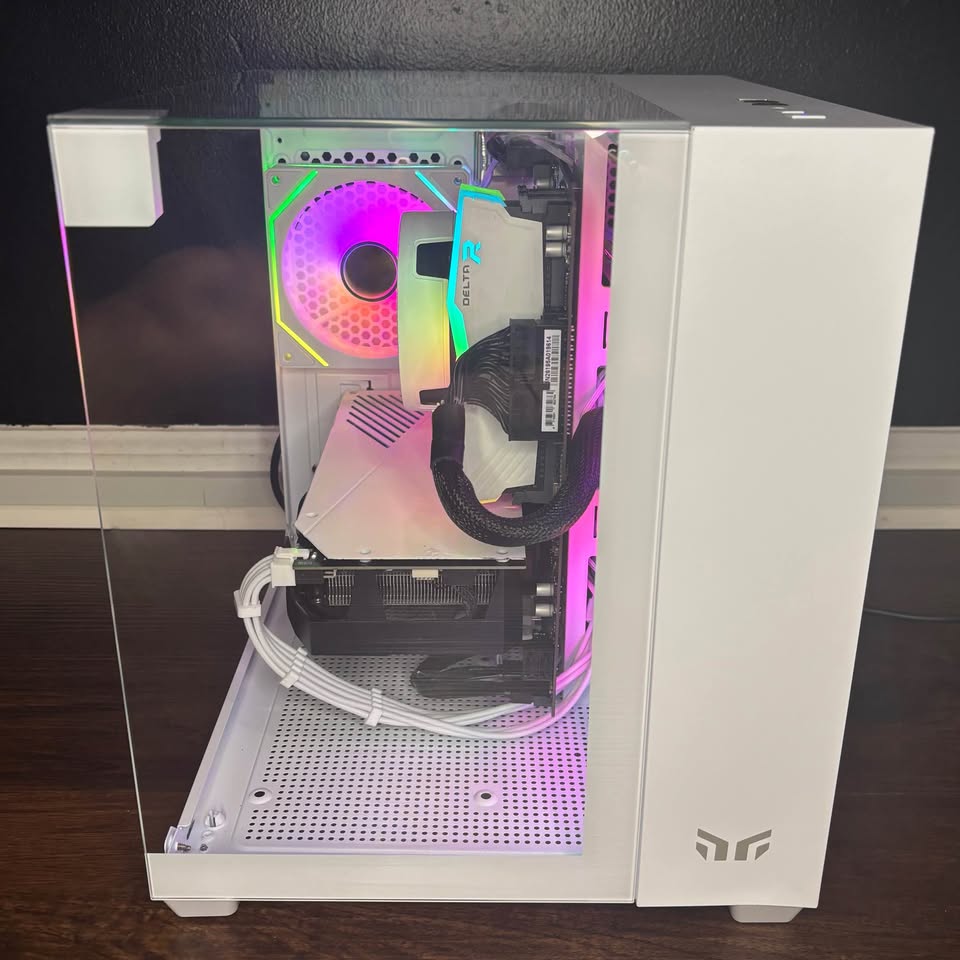 White Gaming PC (RTX 2060 6GB + AMD Ryzen 7 2700)
