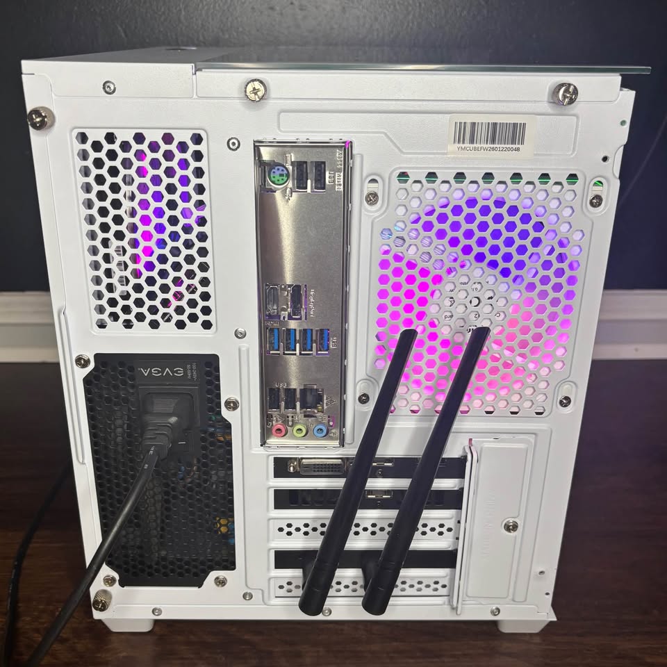 White Gaming PC (RTX 2060 6GB + AMD Ryzen 7 2700)