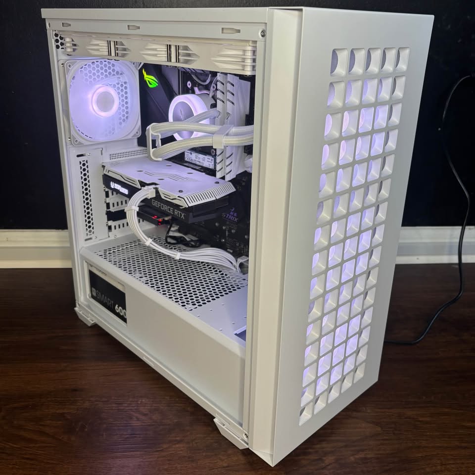 White Gaming PC (RTX 3060 Ti 8GB + AMD Ryzen 5 5600G)
