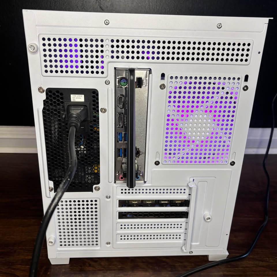 White Gaming PC (RTX 2060 6GB + AMD Ryzen 5 3600)