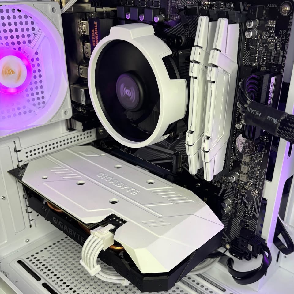 White Gaming PC (RTX 2060 6GB + AMD Ryzen 5 3600)