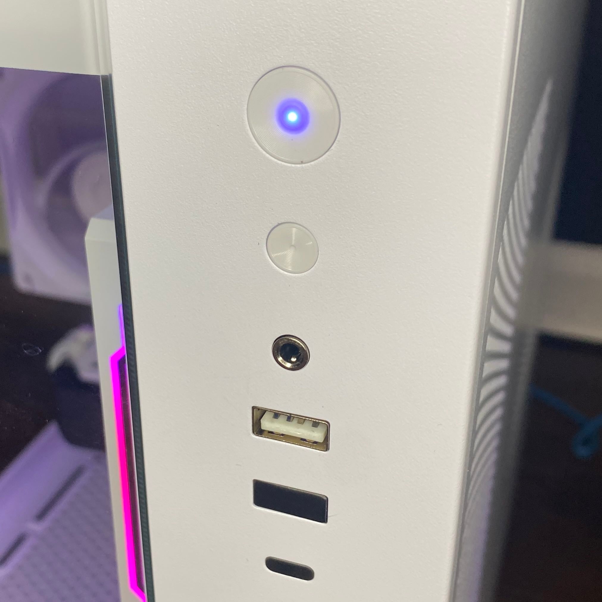White Gaming PC (GTX 1660 S 6GB + AMD Ryzen 5 3600X)